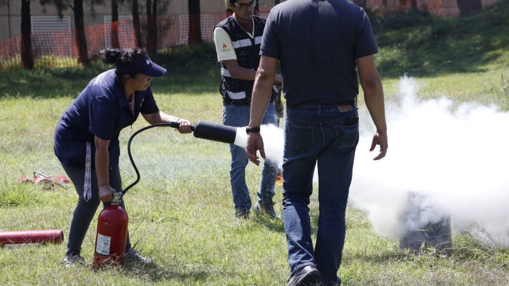 La Salle Morelia capacita a su personal en prevención de incendios